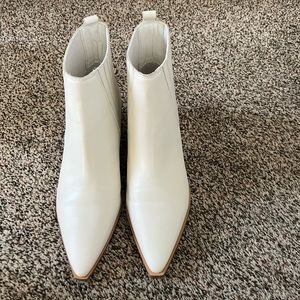 Marc Fisher booties size 8 off white brand new